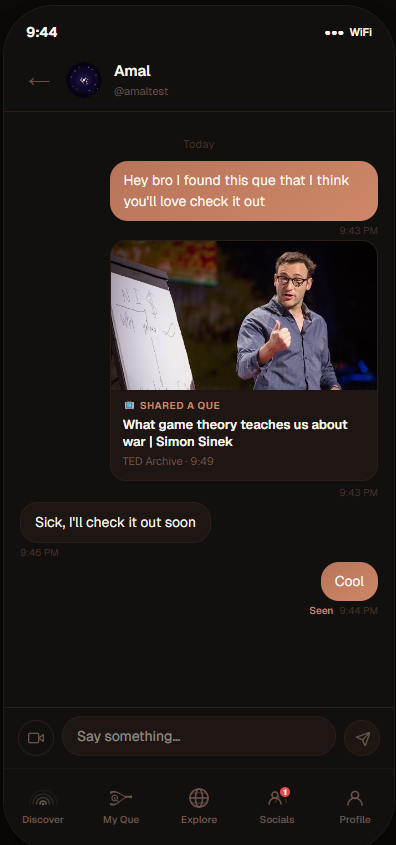 YouQue DM exchange — sharing a Que with a friend